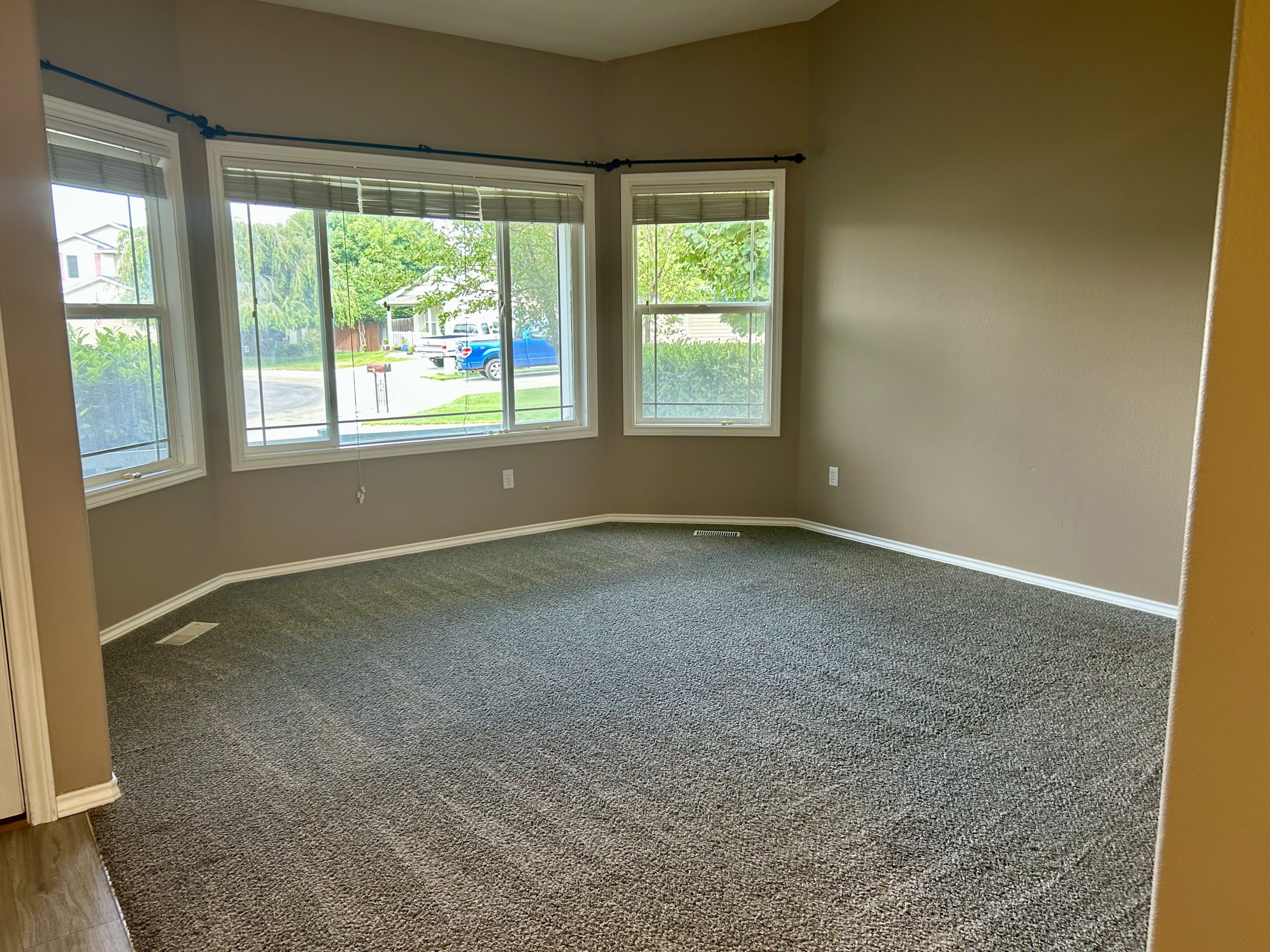 3125 E Beamer Ct – photo 5