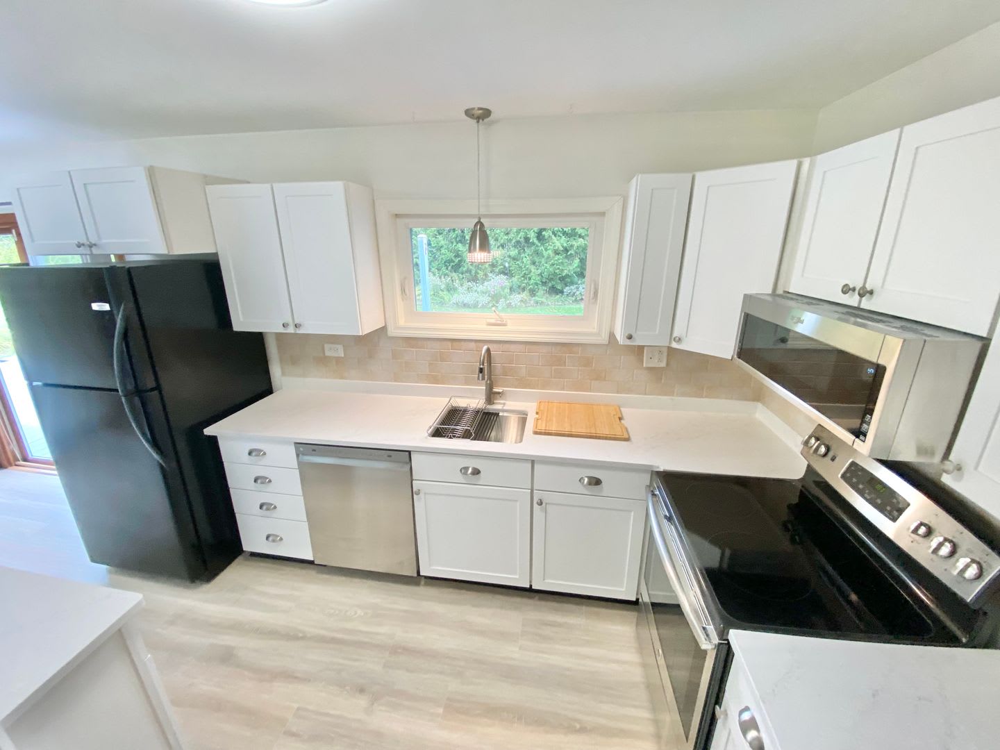 3 Bedroom House South End Neighborhood Burlington Available in September 5th! – photo 2