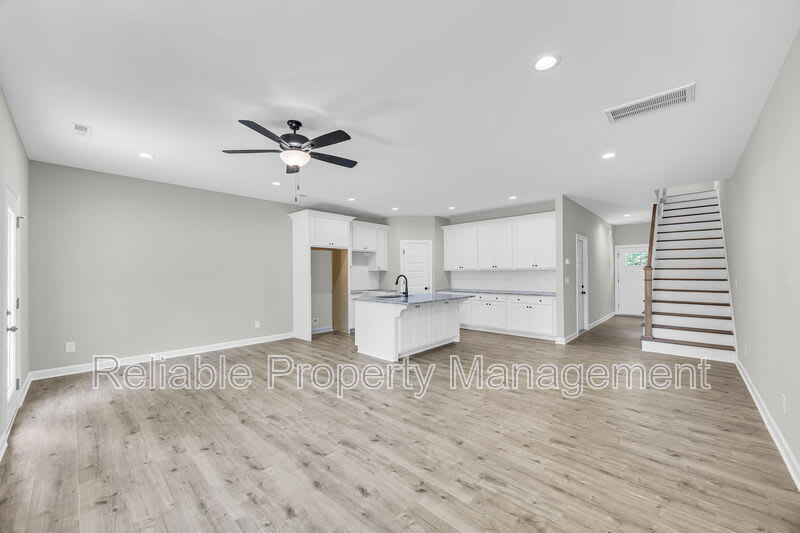 501 B H Parrish Rd – photo 3