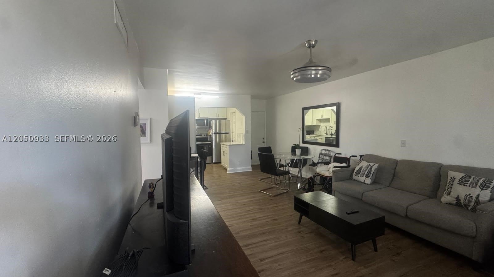 636 NW 13th St – photo 3
