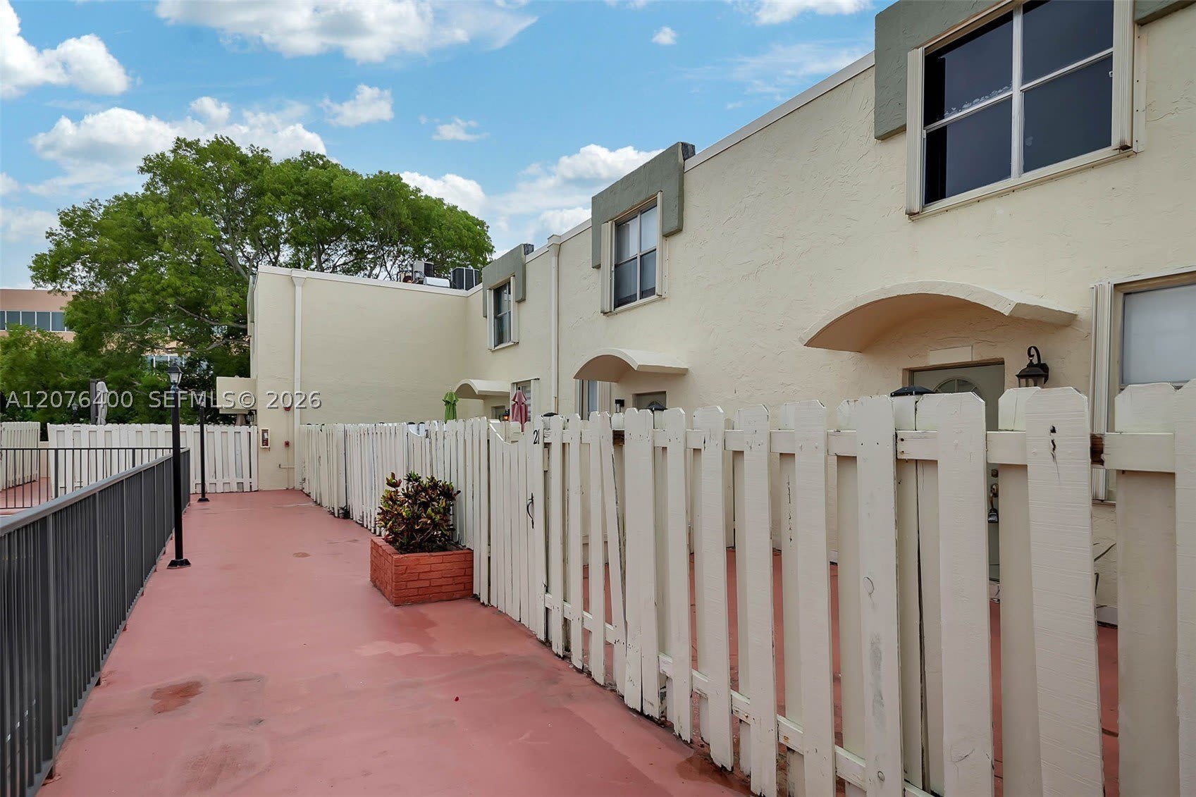 1655 NE 115th St – photo 2