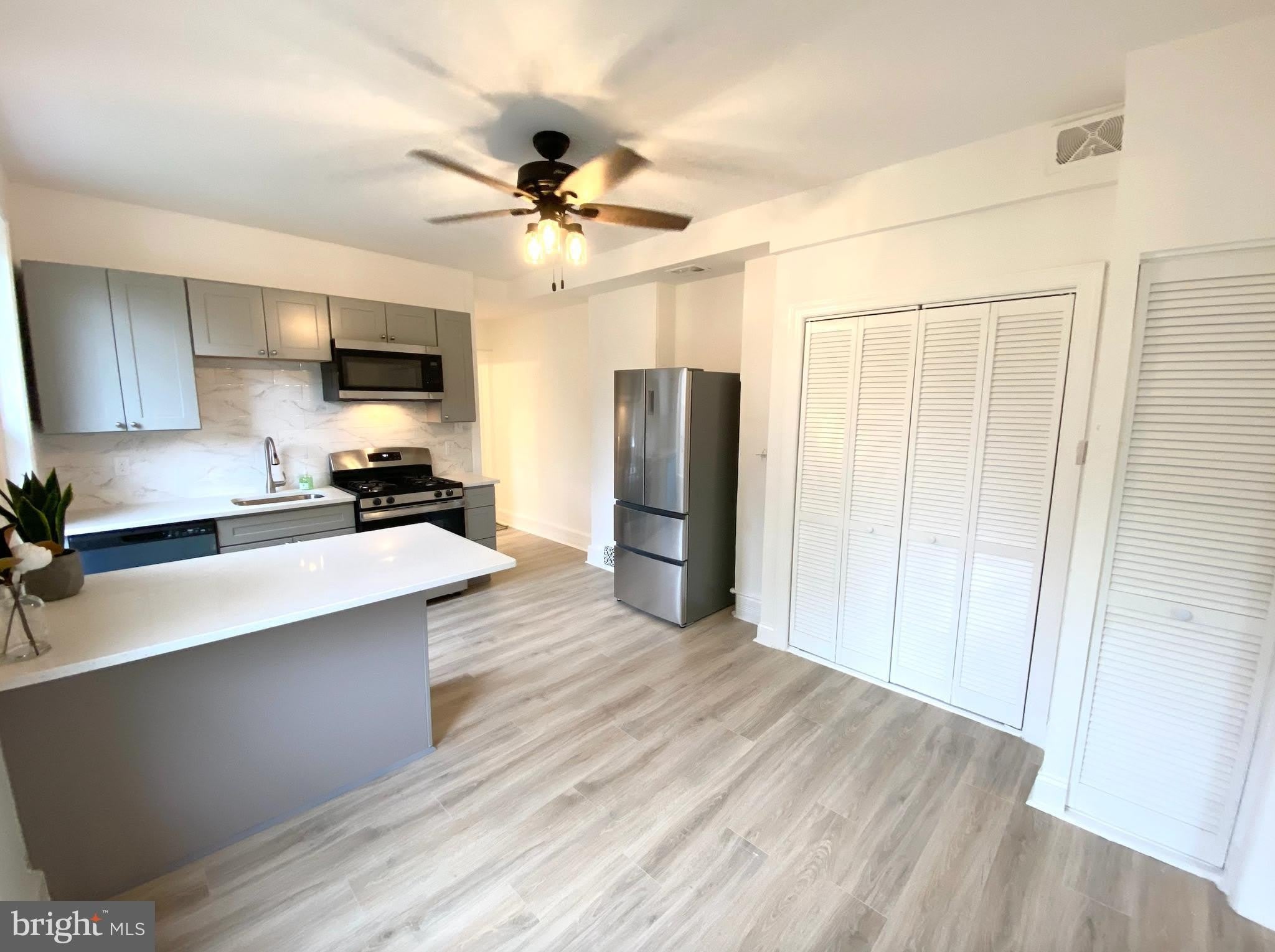 305 S MAIN Street – photo 2