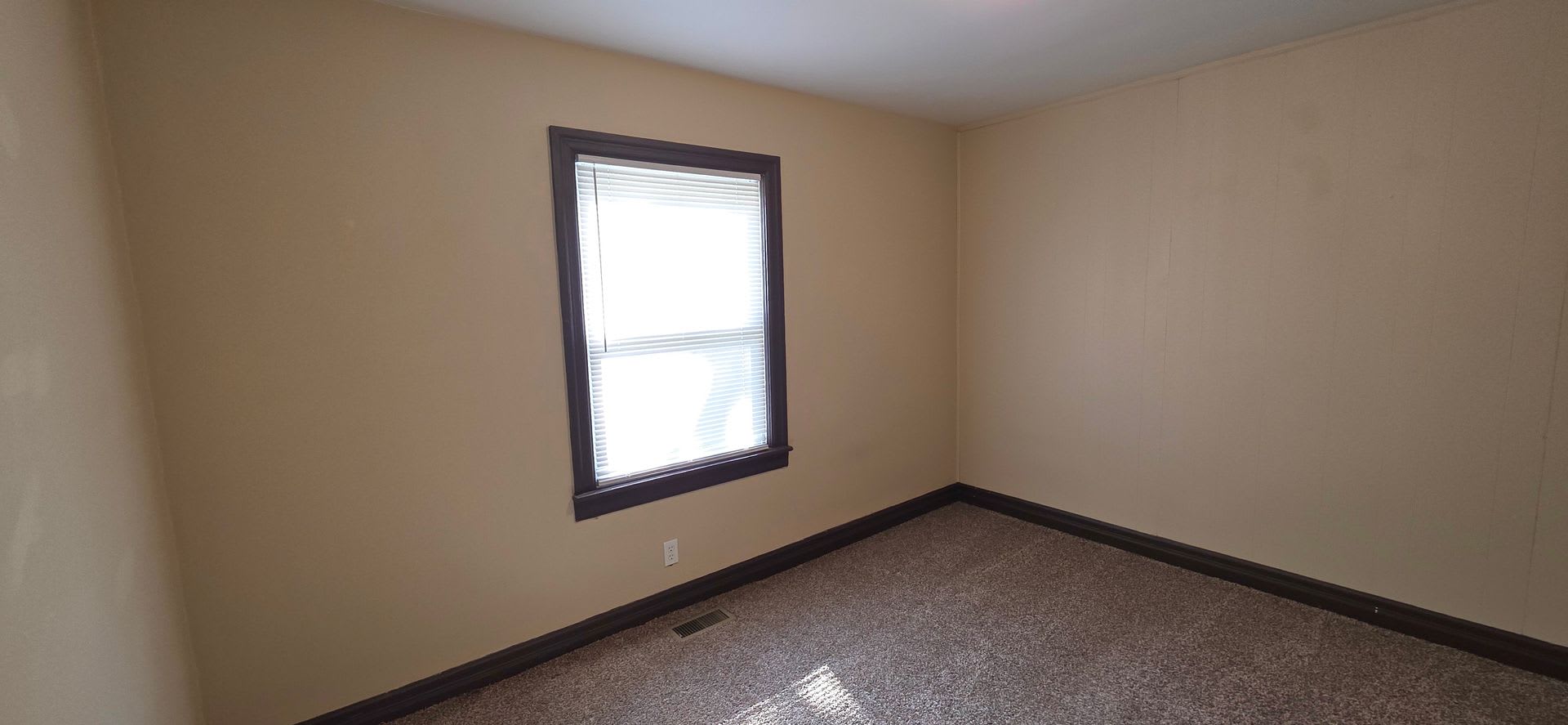 Totally Updated 2 Bedroom 1 Bath Home 825 – photo 5