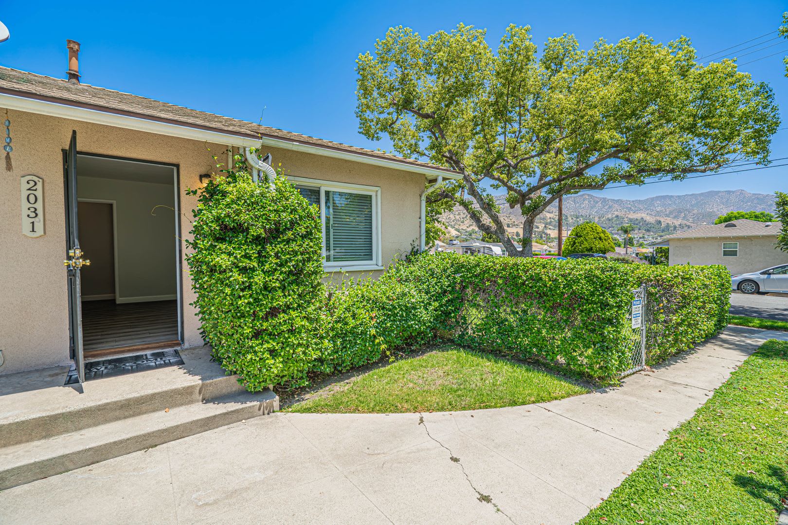 Charming Single-Story 2-Bedroom Home in Burbank! – photo 1