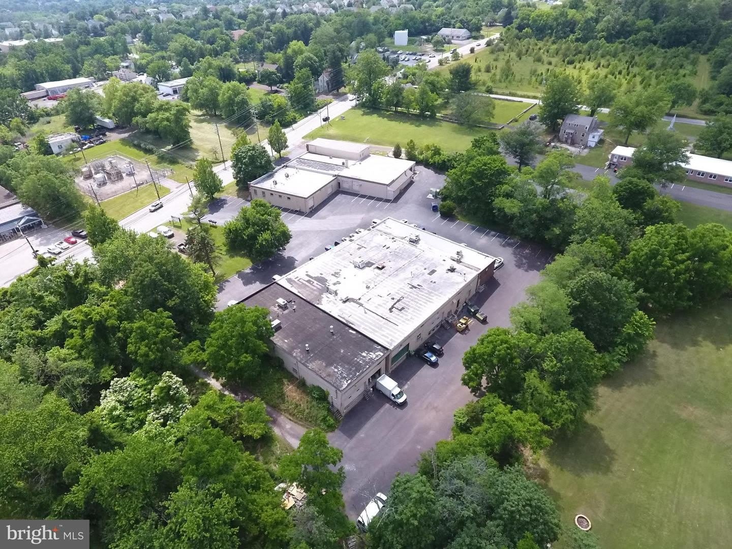 1055 W GERMANTOWN PIKE – photo 4