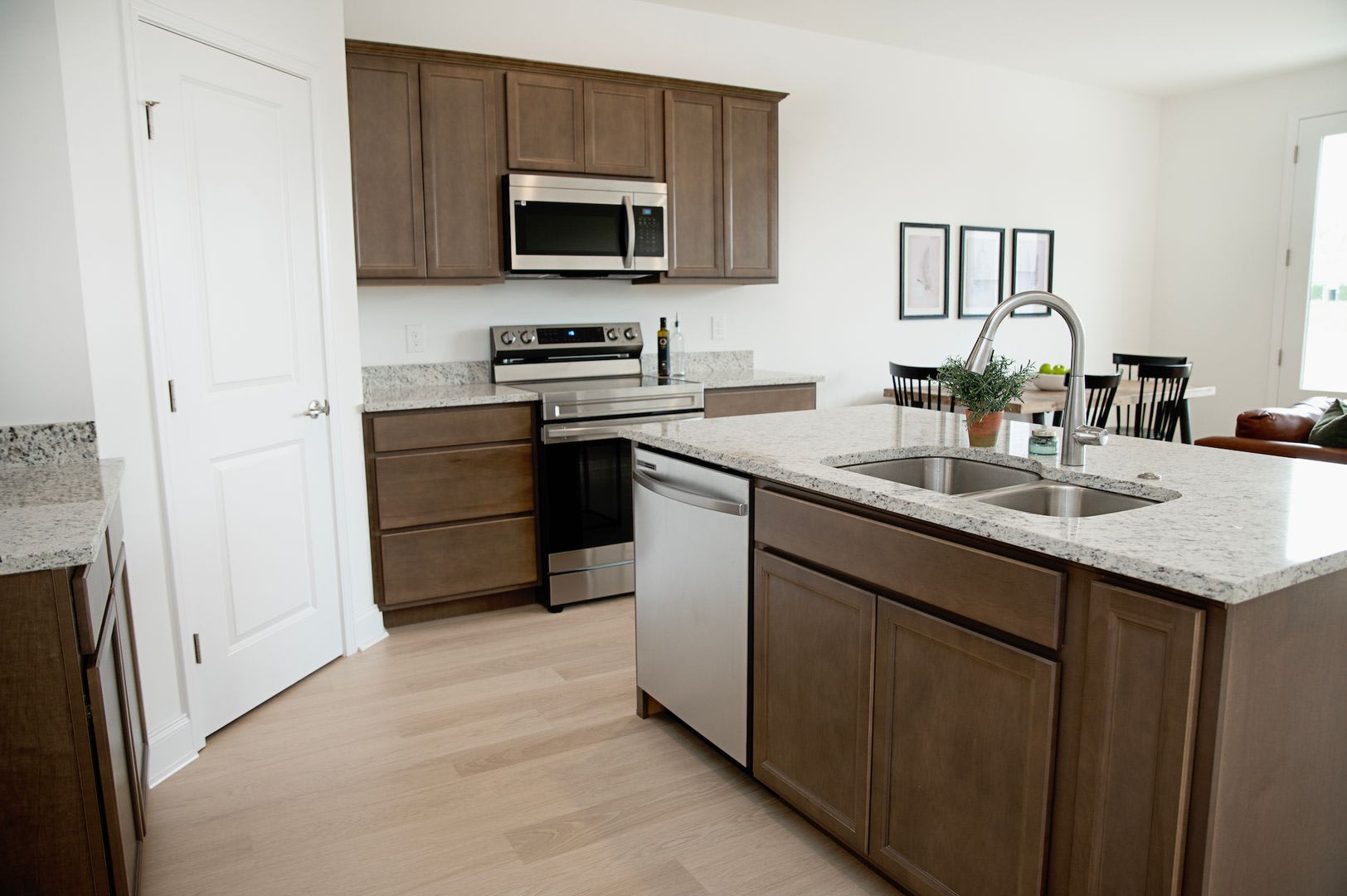 Stunning 3-Bed, 2.5-Bath Townhome at The Lily at Clover Ridge – photo 5