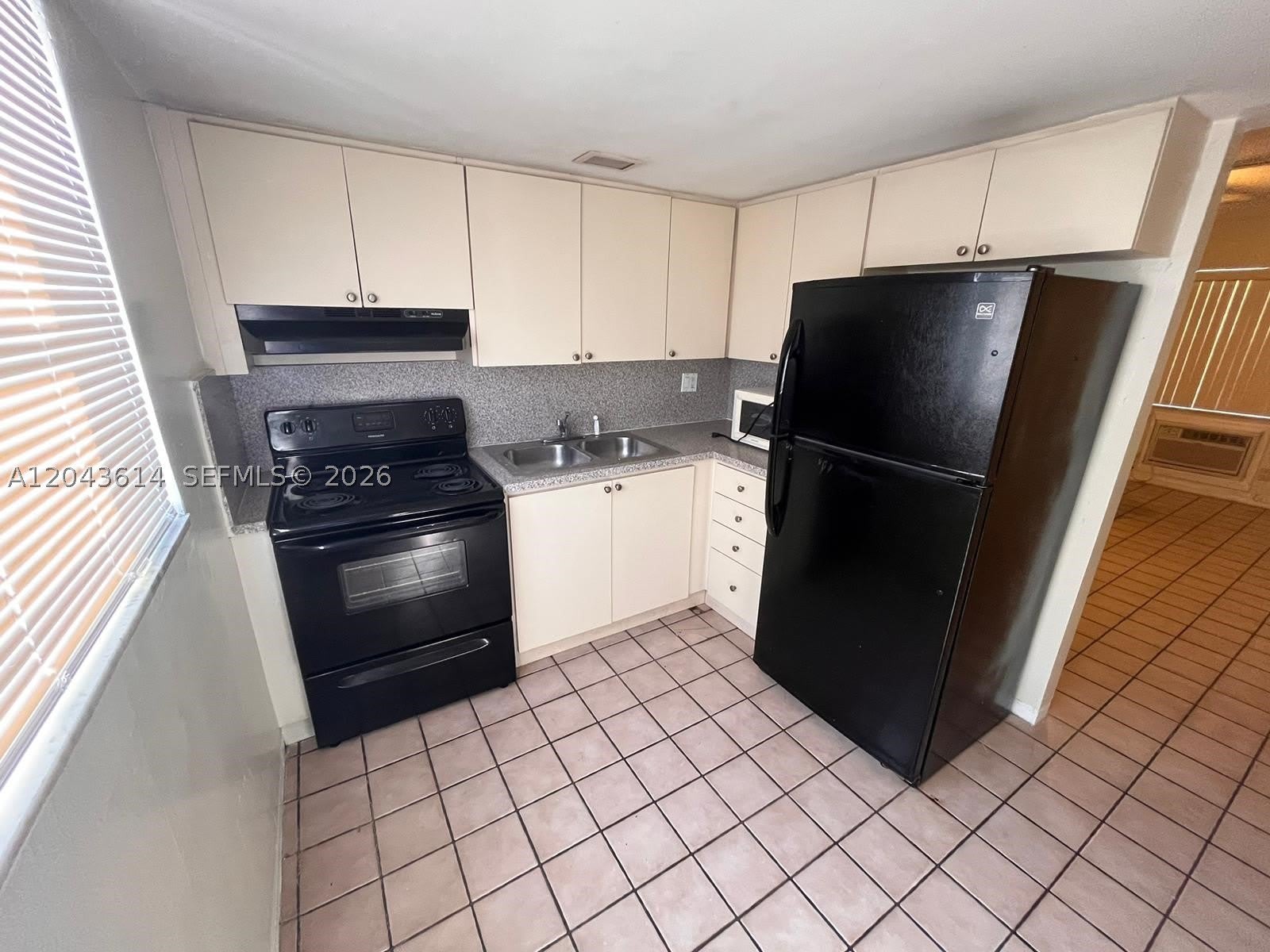 13 NE 2nd Ave – photo 3