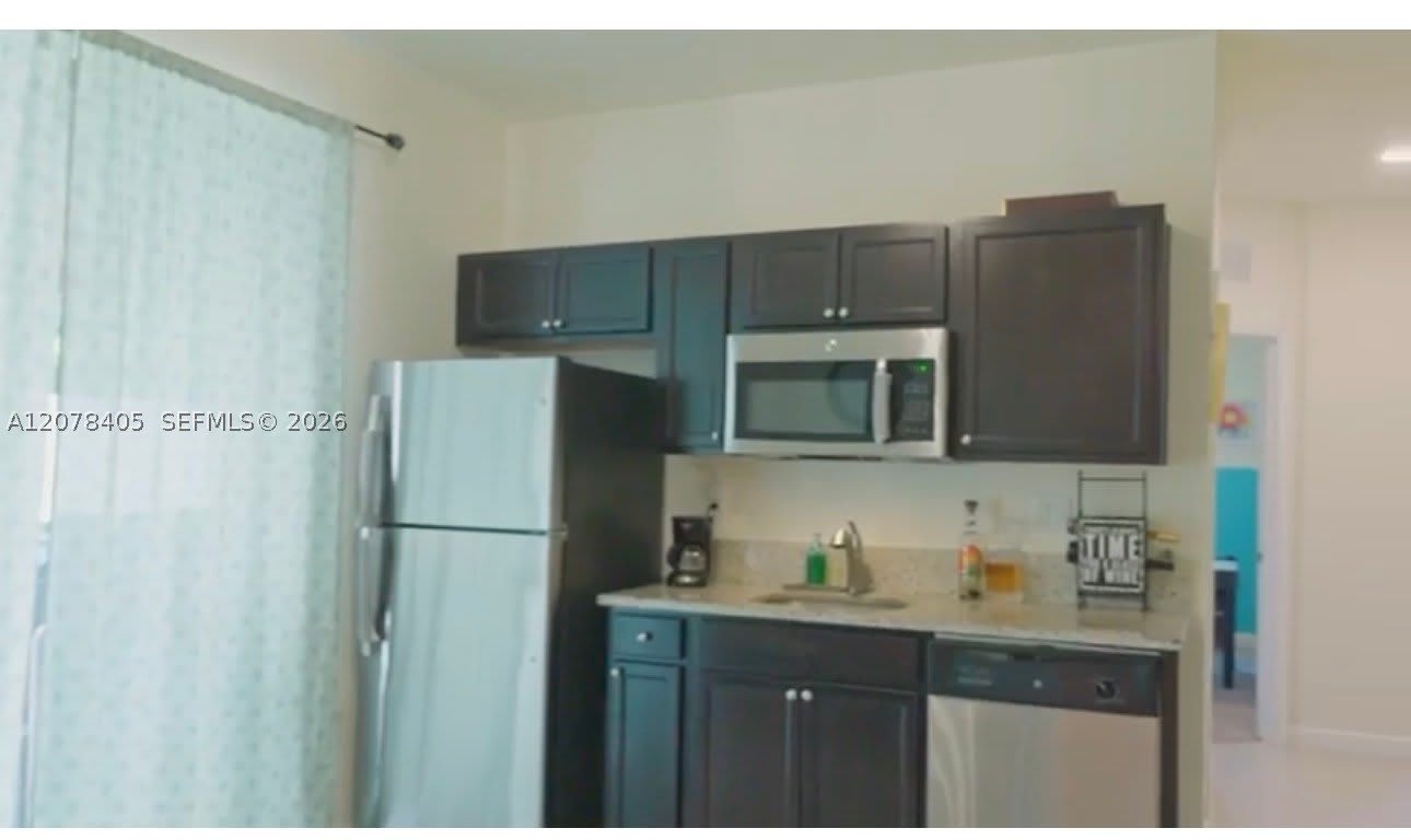221 SE 35th Ave – photo 5
