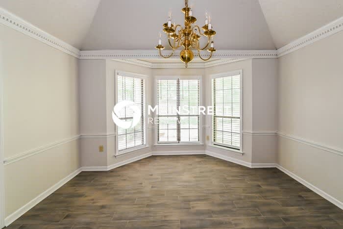 2239 Easton Drive – photo 4