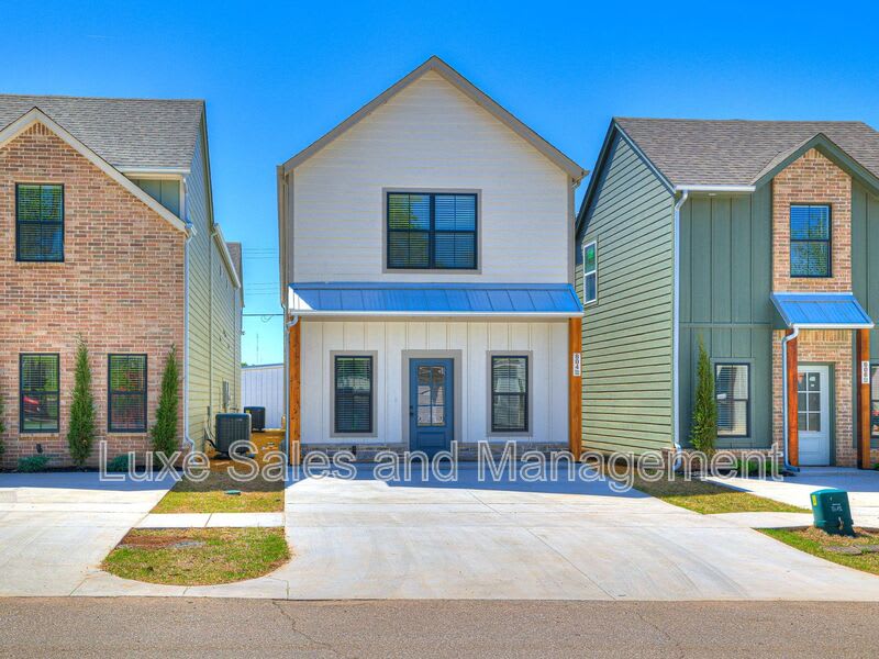 604 W. 2nd Street Suite 100 – photo 1