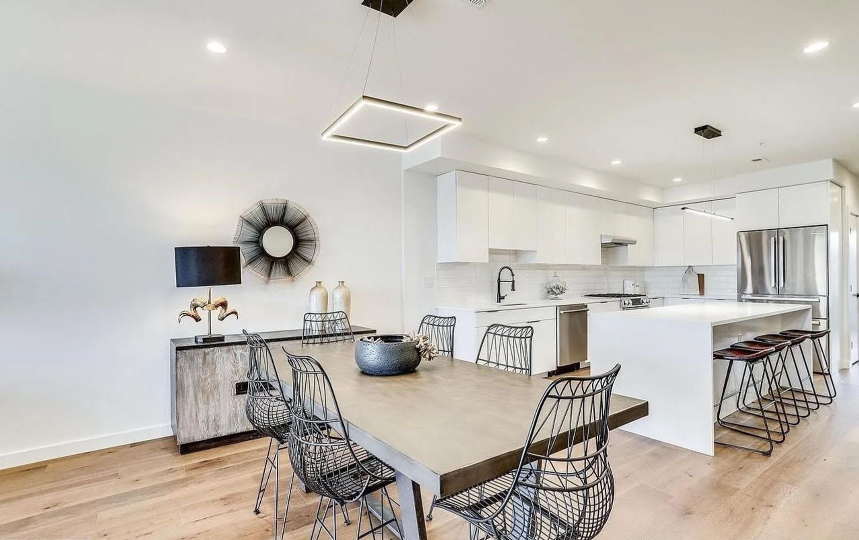 Luxury 3 Bed 3 5 Bath With Parking Roof Deck – photo 2