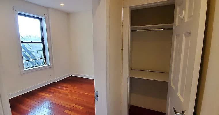 578 Pacific St # 4F – photo 5
