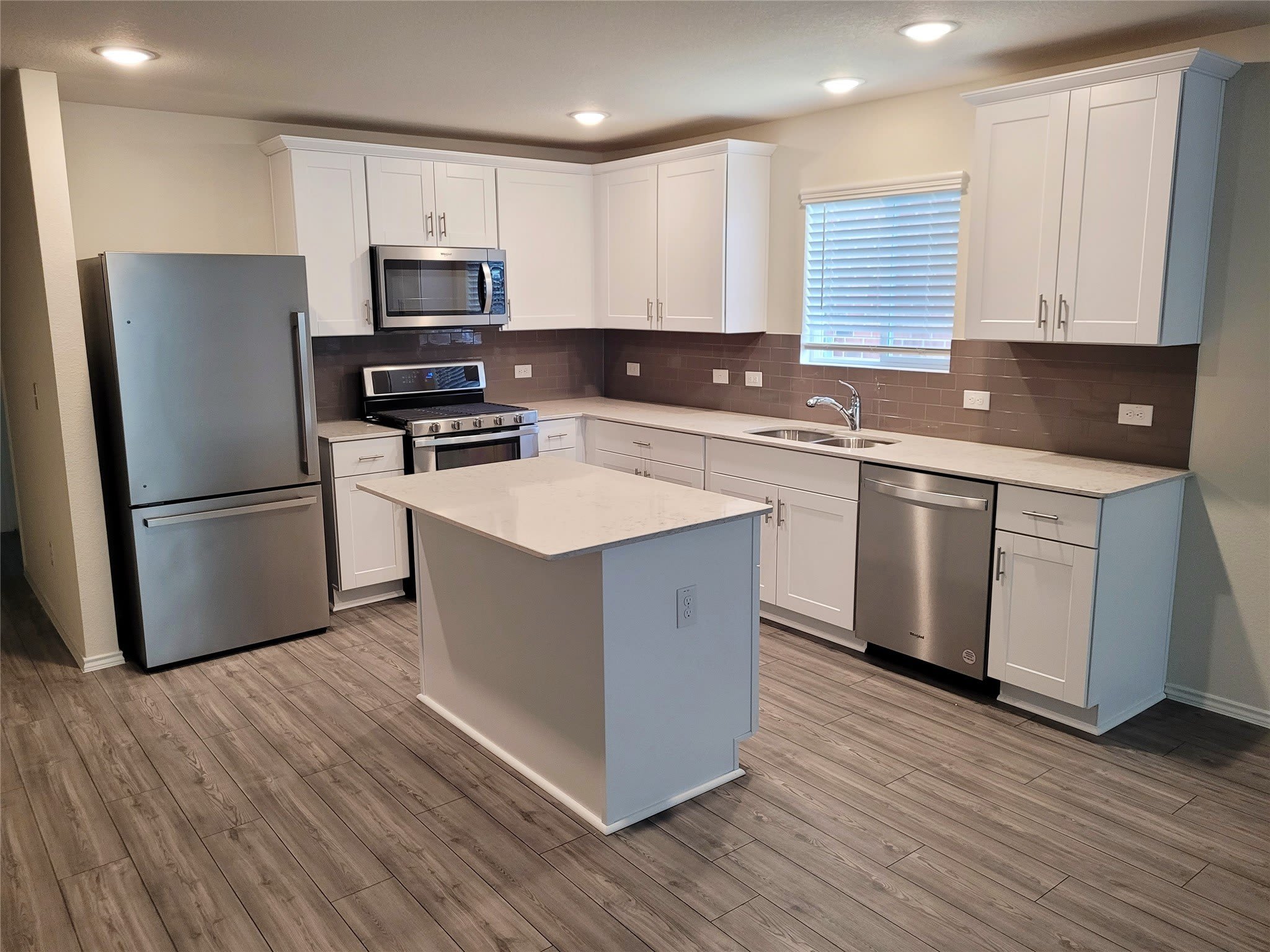 1049 Knightly Lane – photo 2