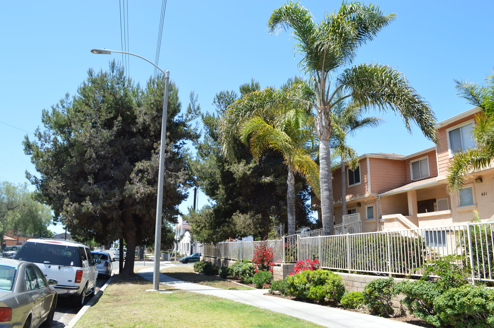 2 Br 1 And 1 2 Ba Condo With 2 Parking Space – photo 5