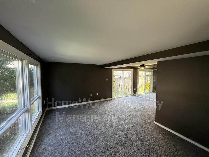 554 West Ct – photo 4