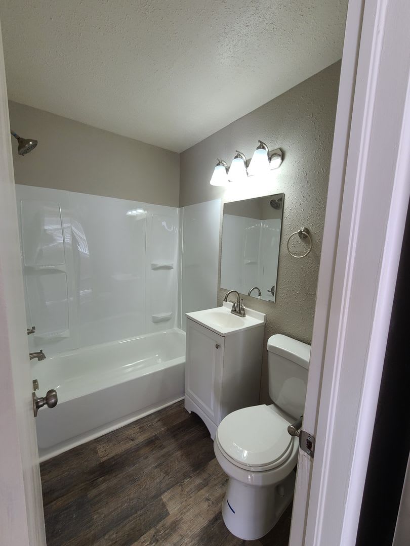 Recently Renovated Apartments Featuring Modern Finishes Stainless Appliances Garage Space And Pet Friendly – photo 2