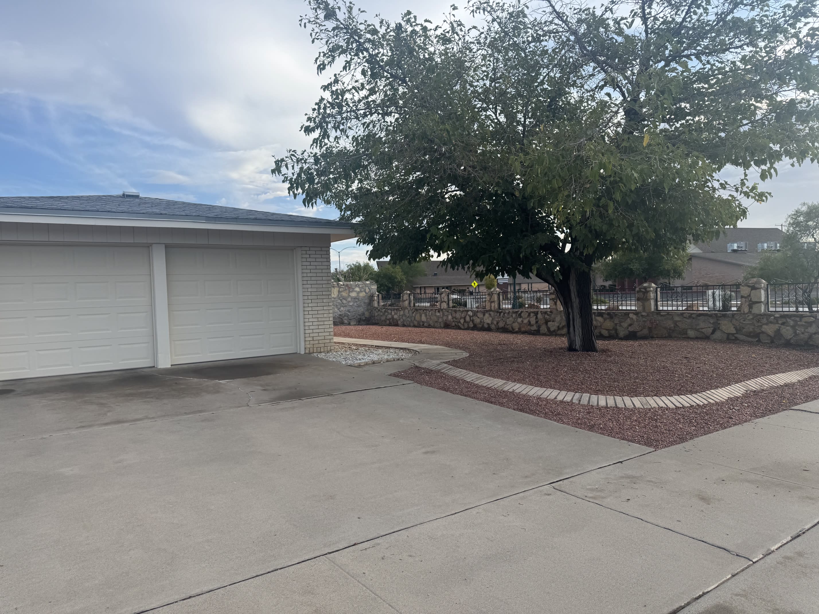 8800 Sampson Court – photo 3
