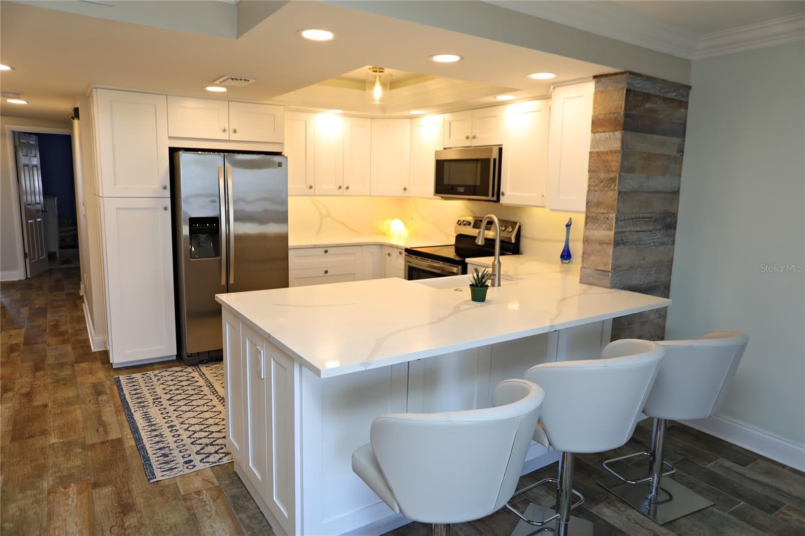103 1ST Street E – photo 4