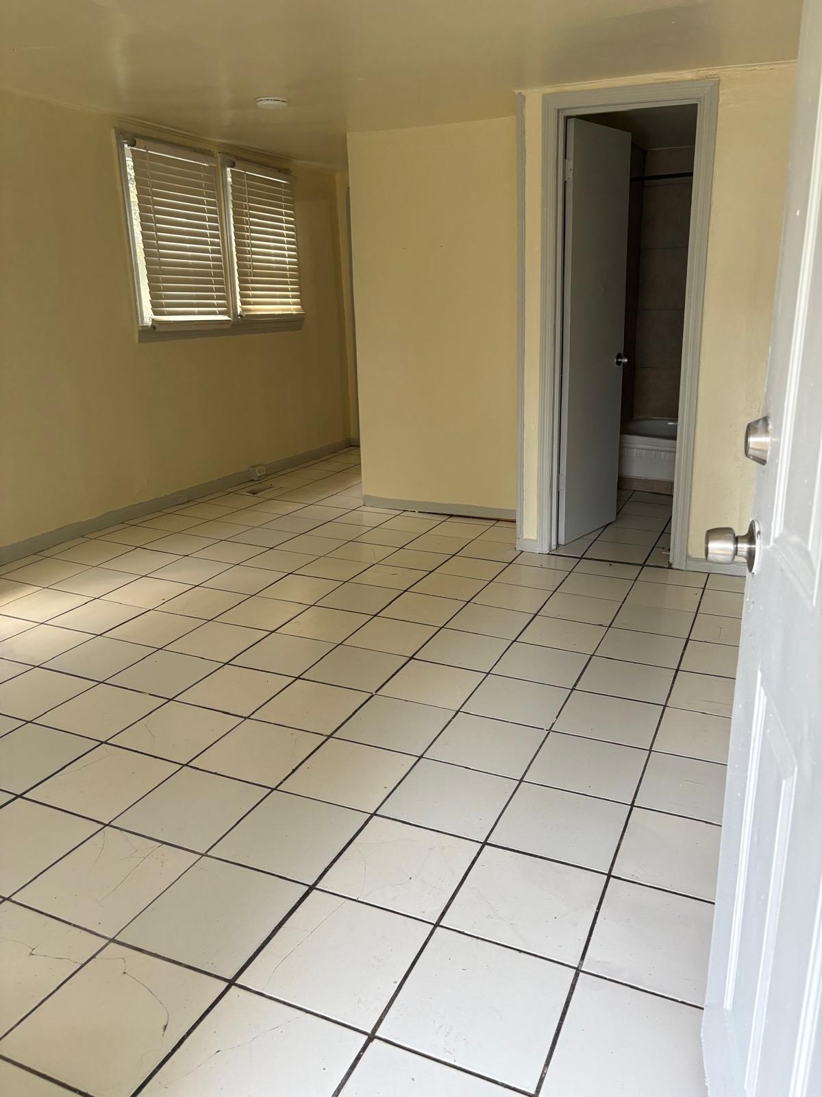 4249 Marion Avenue – photo 3