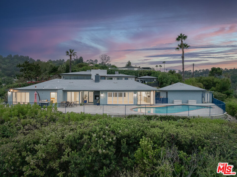 3710 Glenridge Drive – photo 1