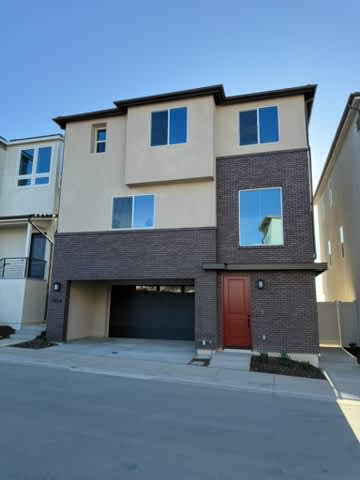 424 Bunsen St – photo 1