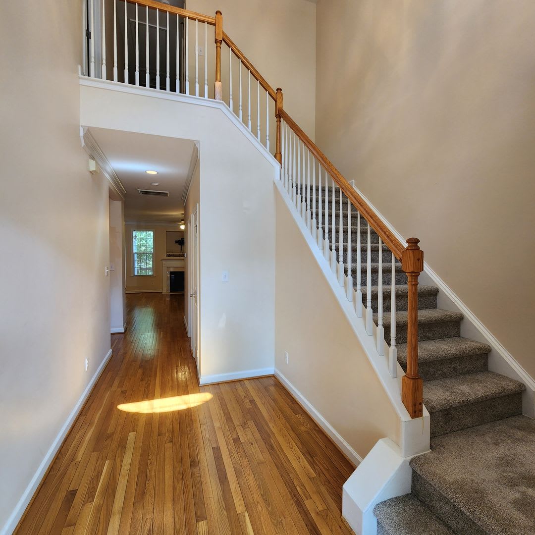 Spacious Townhome for Rent – photo 3