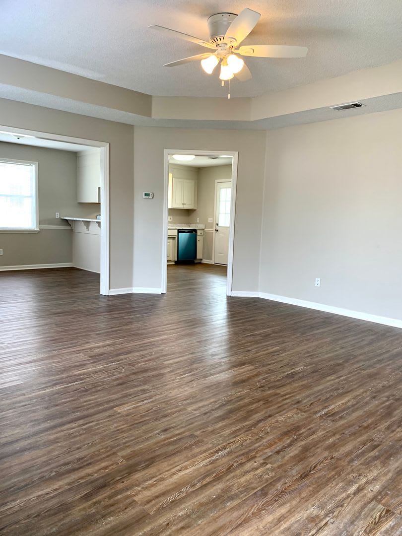 3Bd 2B Renovated Home In Blue Pool Subdivision – photo 2