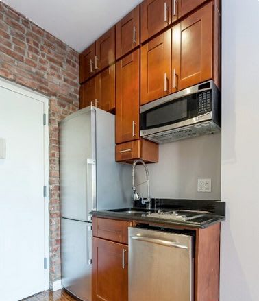 239 W 14th St – photo 2