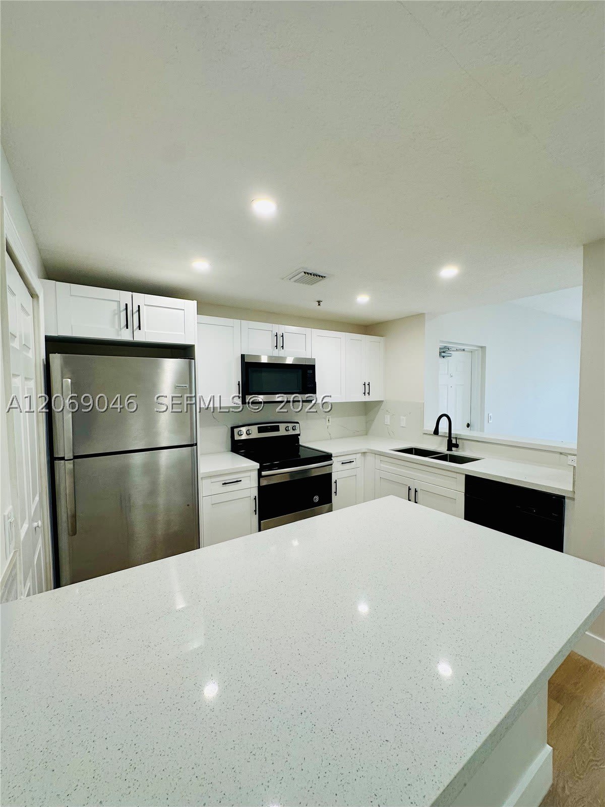 6560 NW 114th Ave – photo 4