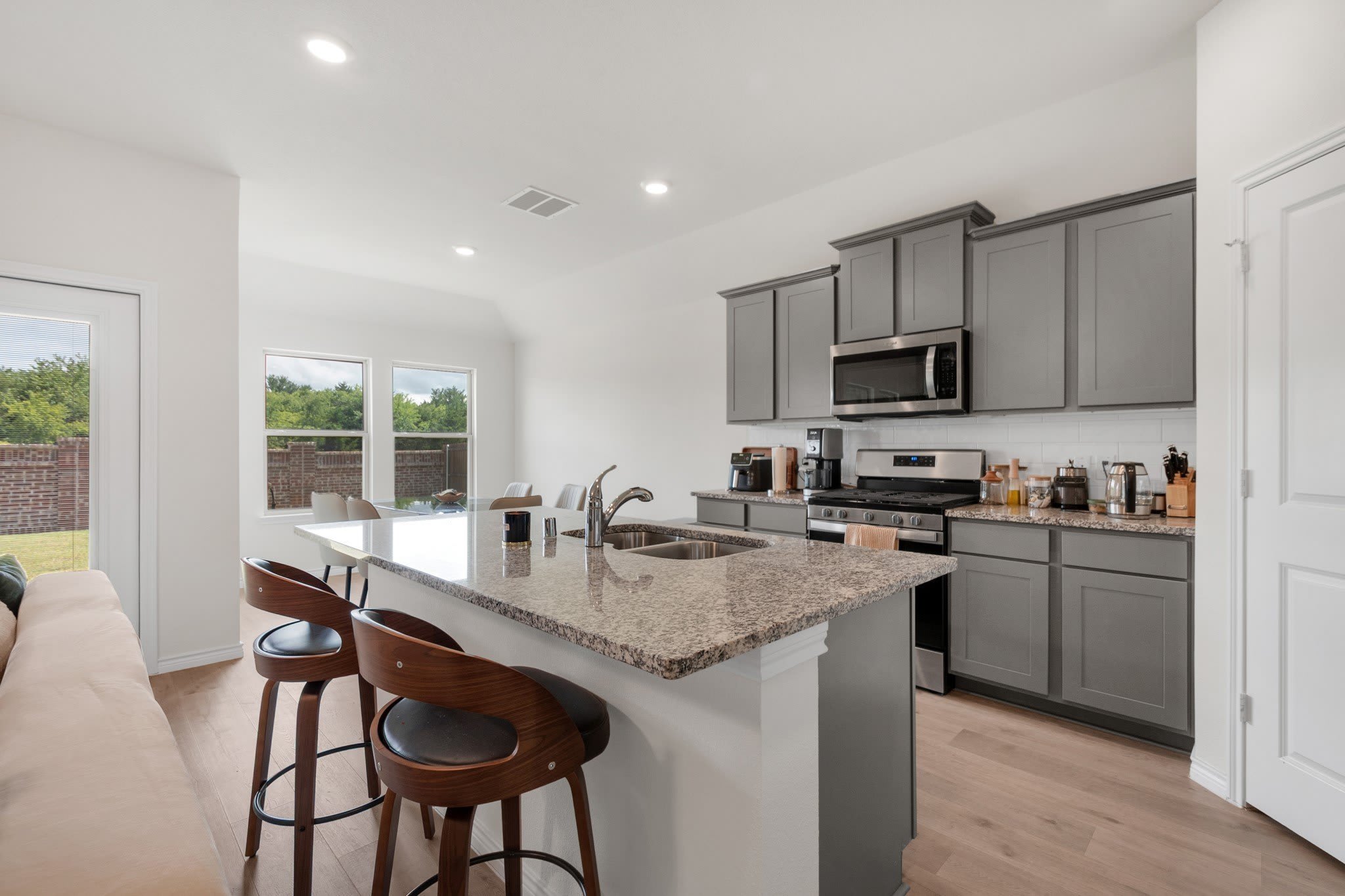 919 Gentle Rain Drive – photo 2
