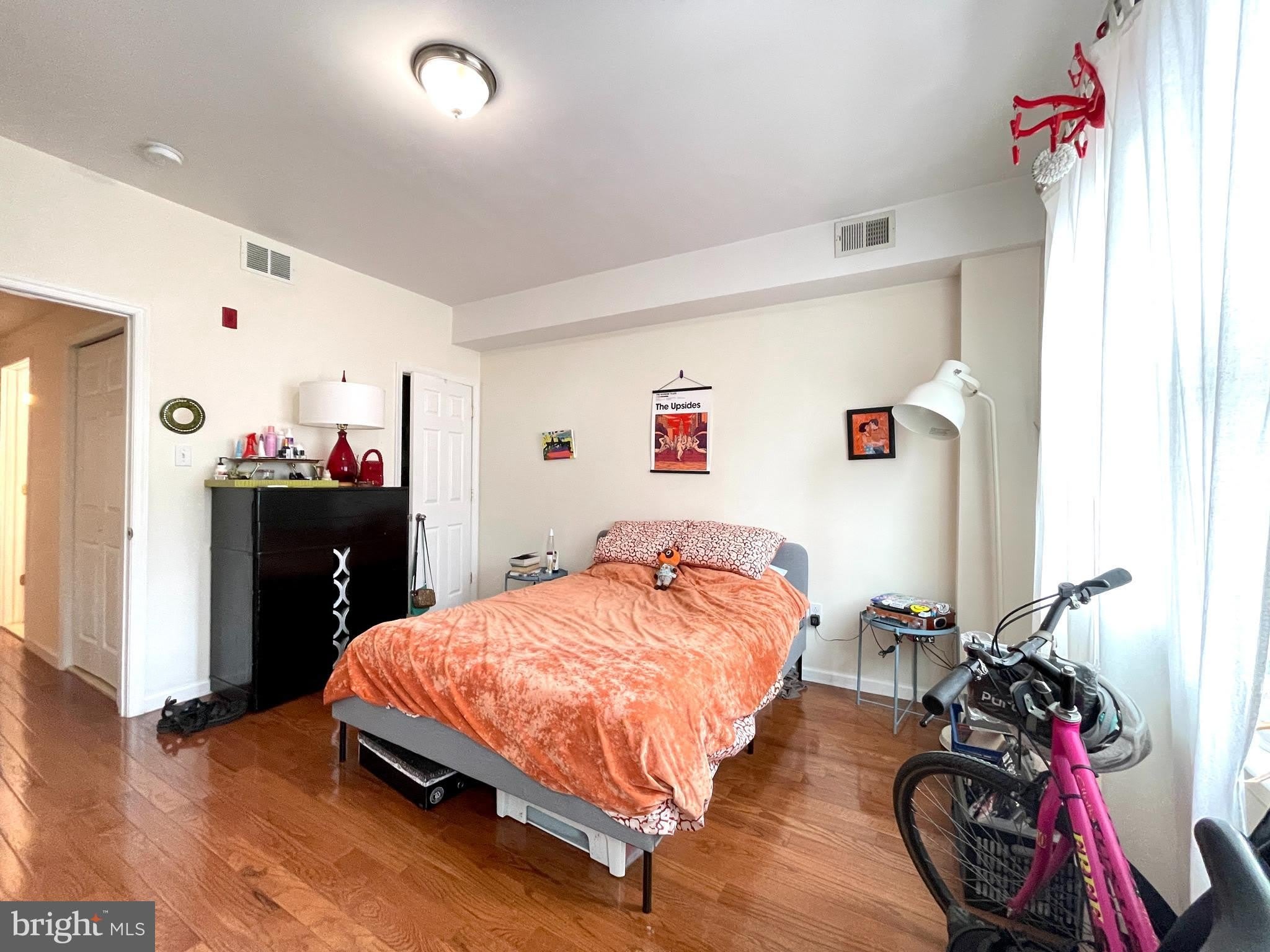 1131 GREEN Street – photo 4