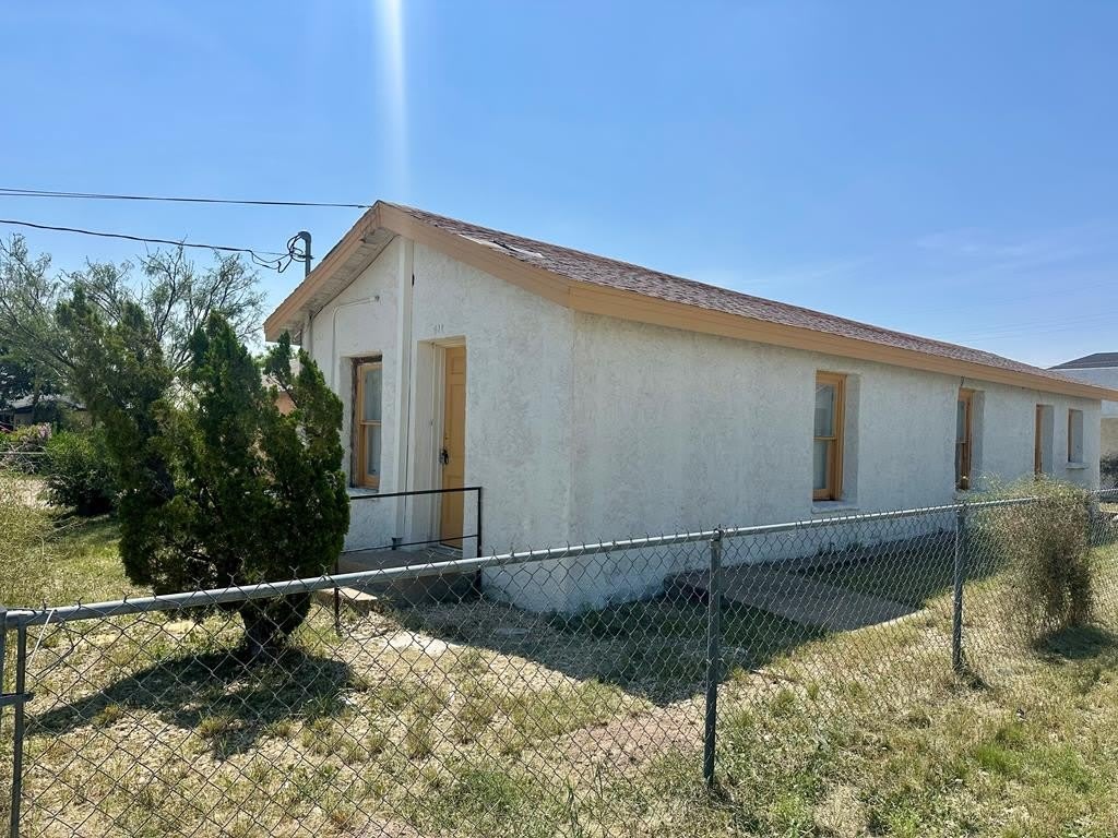 411 W Callaghan – photo 1