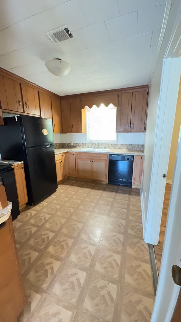 1201 N 8th Ave – photo 2