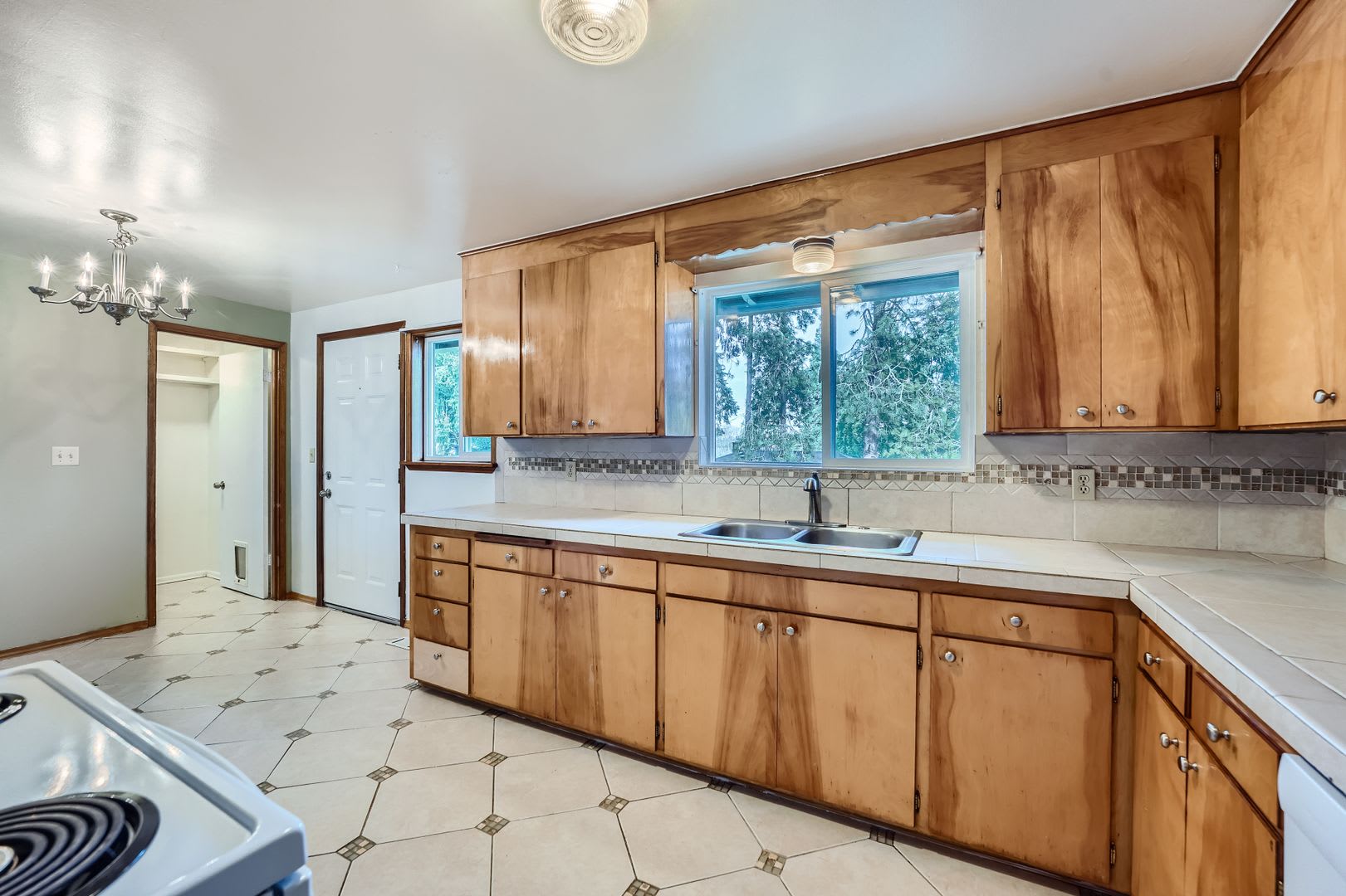3bed/2bath Home with Fully Fenced Yard & Bonus Loft in Auburn! – photo 5