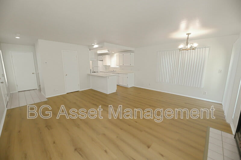 810 3rd St – photo 2