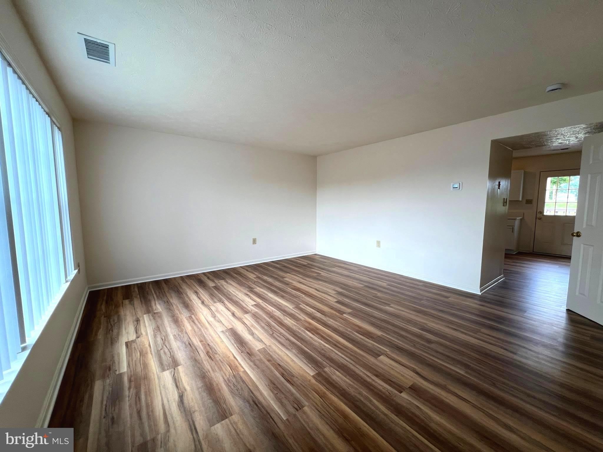 128 PARKSIDE Drive – photo 2