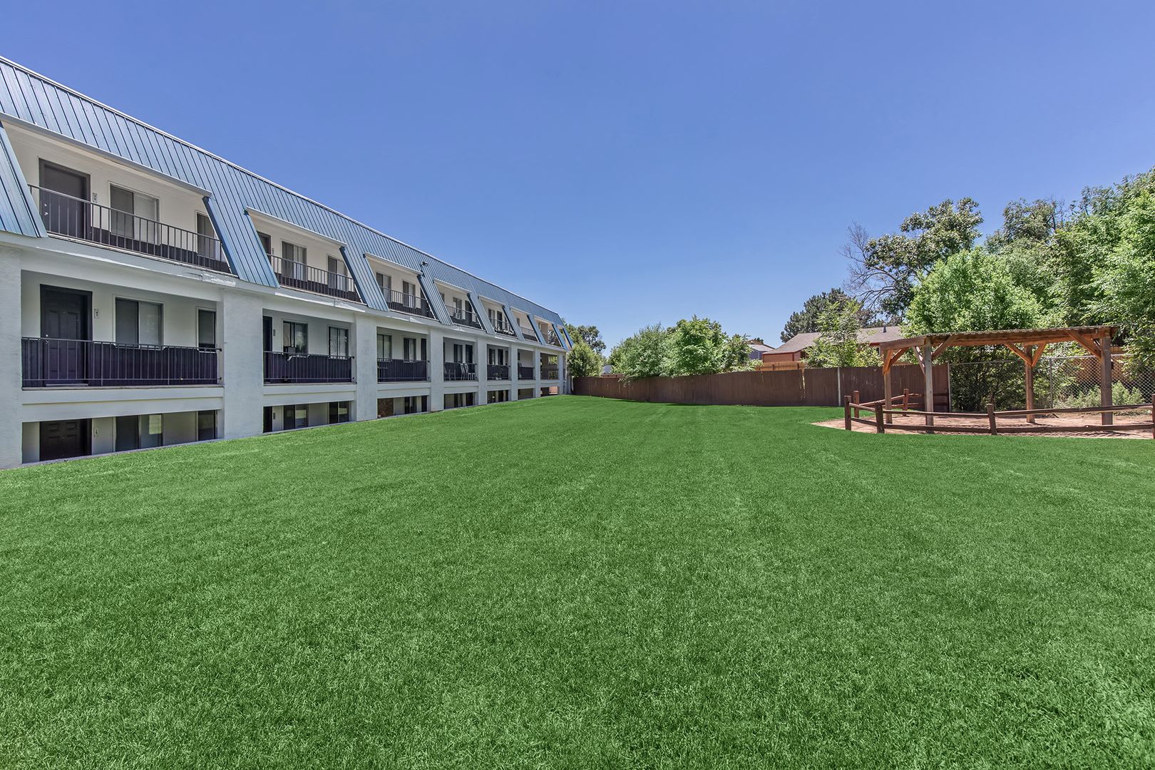 Pebble Creek Apartments – photo 4