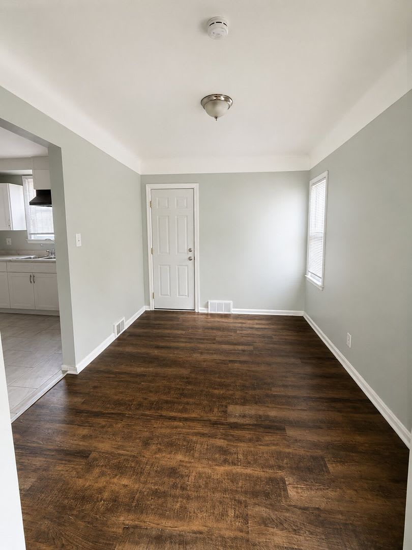 Move-In Ready 3-Bedroom Home with 1.5 Baths and Spacious Living Areas – photo 3