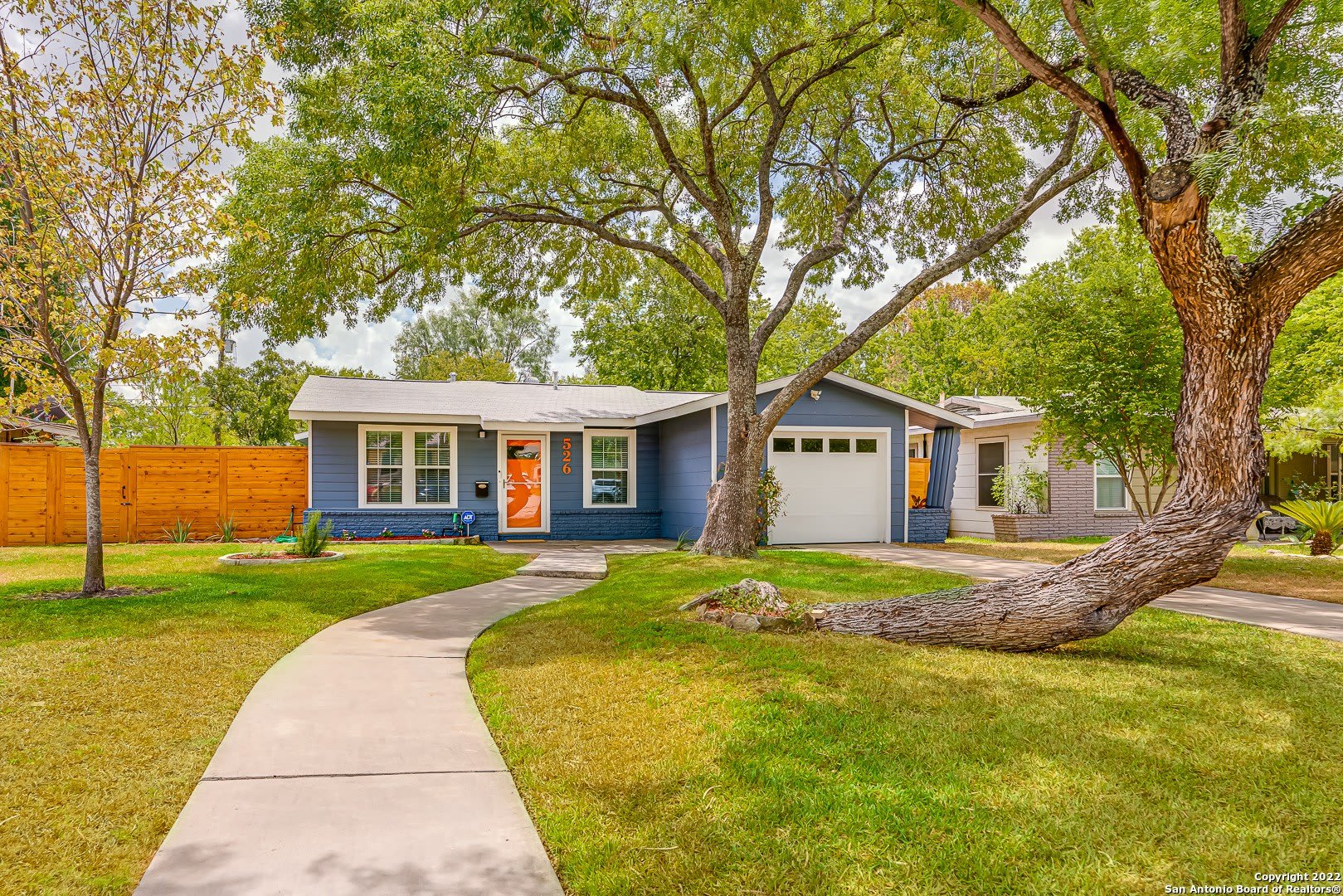 526 Marchmont Ln – photo 2