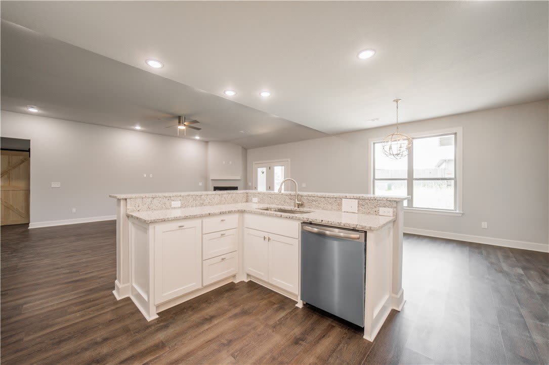 1013 Glass Street – photo 4