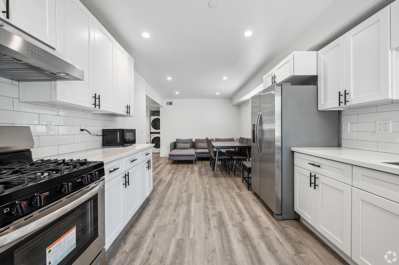 MH Liping 3505 Raymond Ave – photo 2