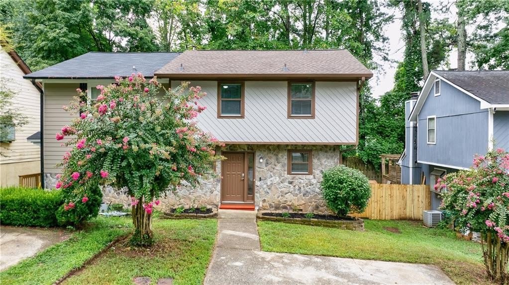 1248 Falling Water Drive SE – photo 1