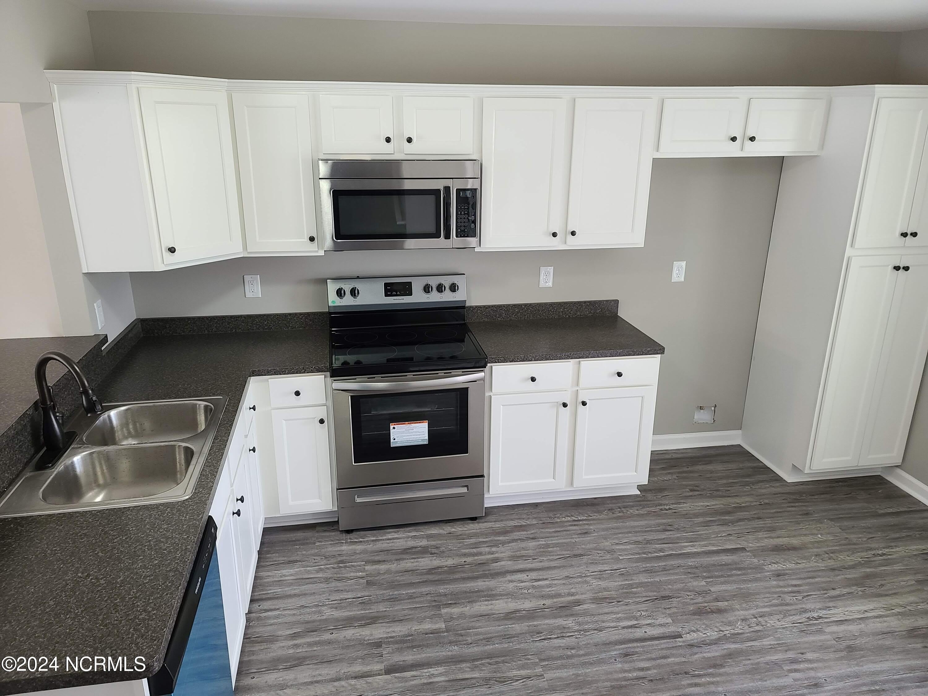121 Cornerstone Drive – photo 4