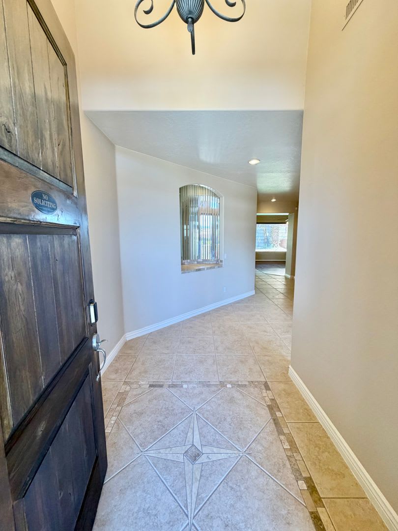 4 bed, 2 bath home in the quiet and desirable Castle Rock subdivision. **PET FRIENDLY** – photo 4