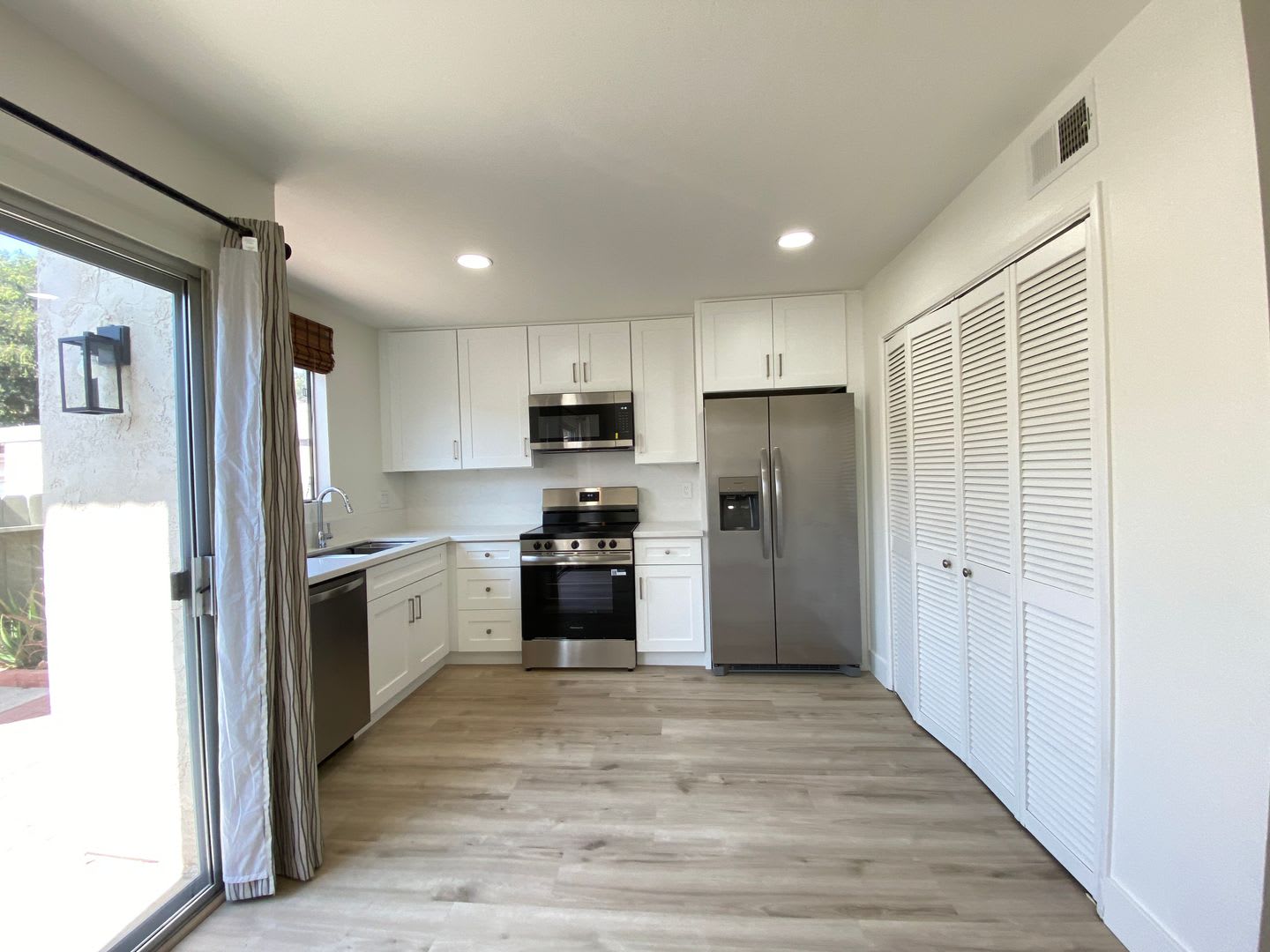 Upgraded 2 Bedroom Home In San Marcos – photo 1
