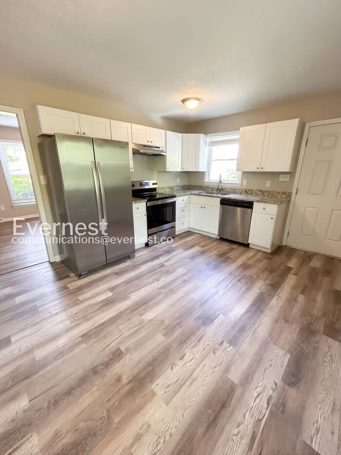 1676 Guilford Drive – photo 2