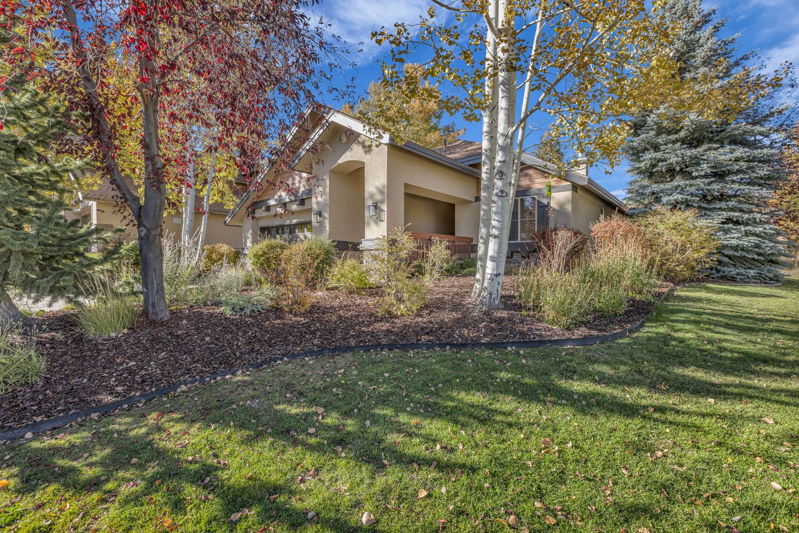 Single level Willowdraw Cottage in Sunpeak – photo 3