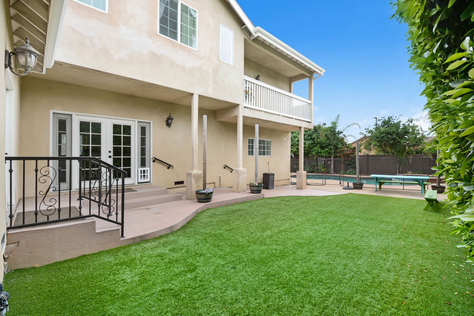 Gorgeous 3,000+ sq ft home in Glendora with Pool! – photo 5