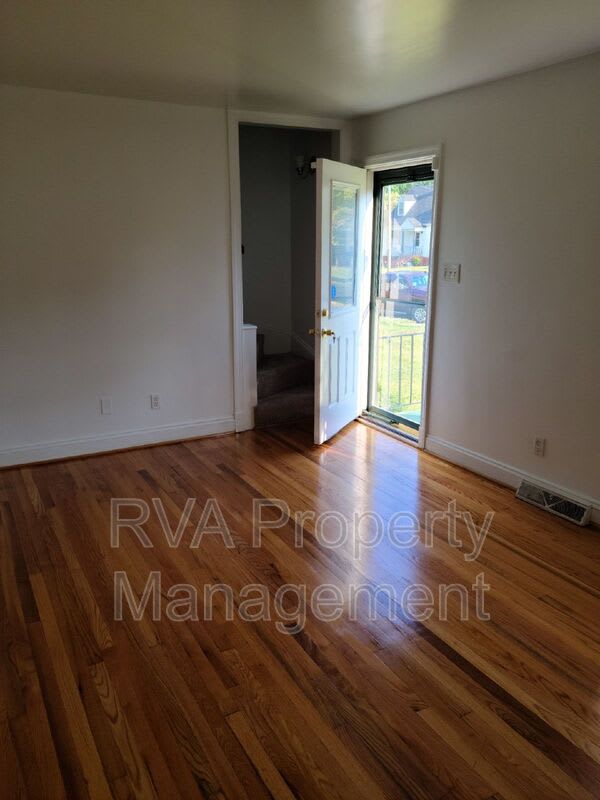 1915 Parlow Drive – photo 4