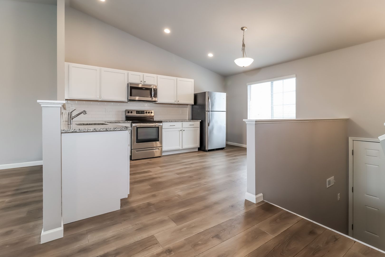 3049 Trafalgar Drive – photo 5